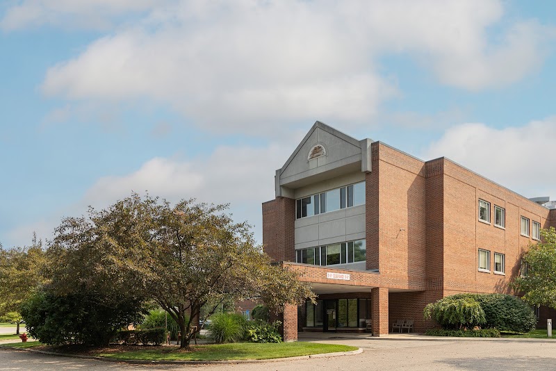 Lake Orion Nursing Center nursing home in Lake Orion, MI - Photo 3 of 5