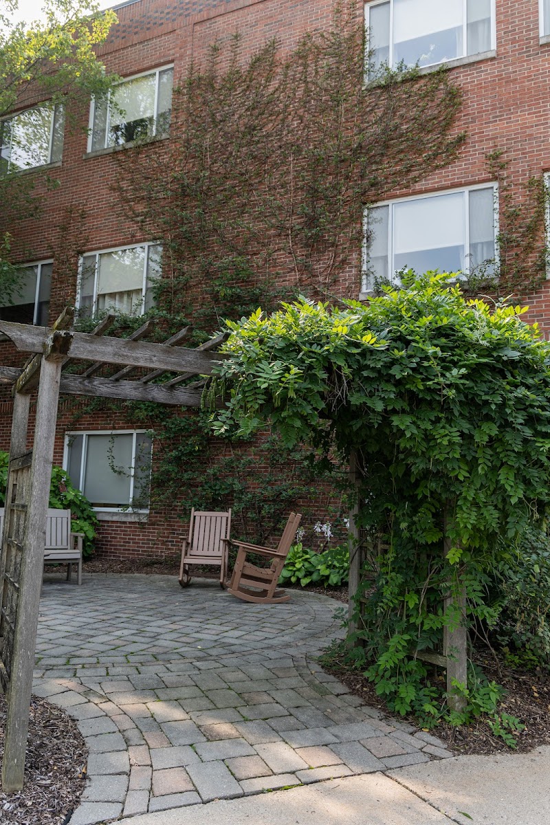 Lake Orion Nursing Center nursing home in Lake Orion, MI - Photo 5 of 5