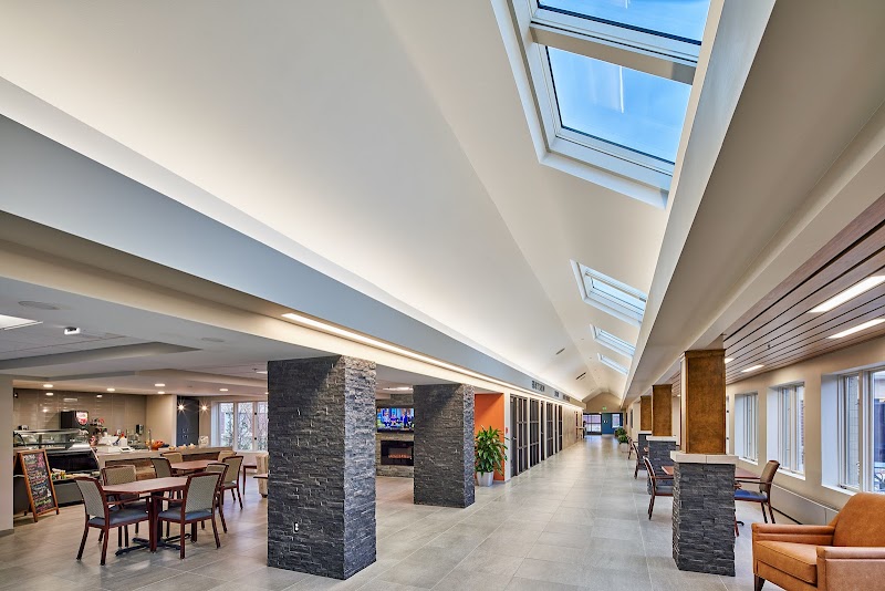 Pomeroy Living Sterling Skilled Rehabilitation nursing home in Sterling Heights, MI - Photo 3 of 10