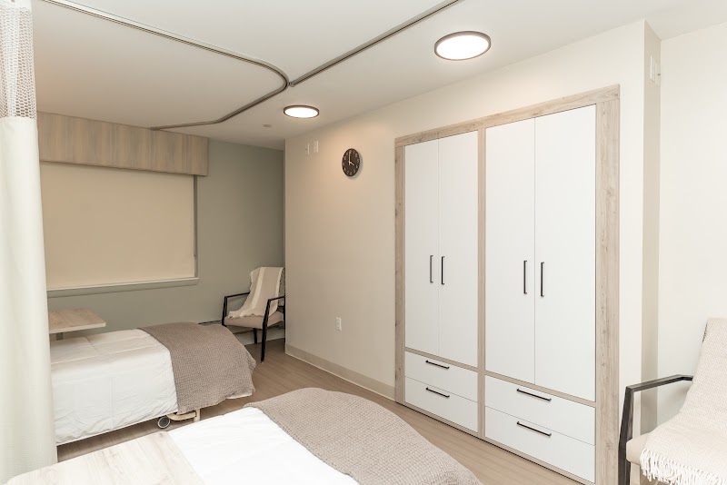 Imperial, A Villa Center nursing home in Dearborn Heights, MI - Photo 4 of 5