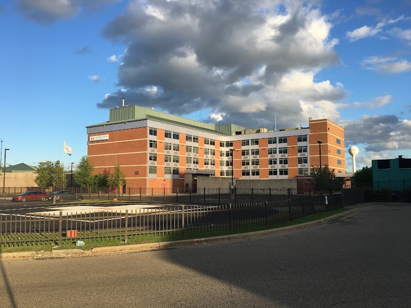 Oakland Nursing Center nursing home in Southfield, MI - Photo 3 of 10