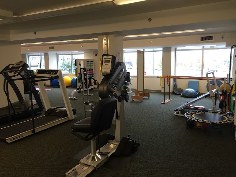 Oakland Nursing Center nursing home in Southfield, MI - Photo 5 of 10