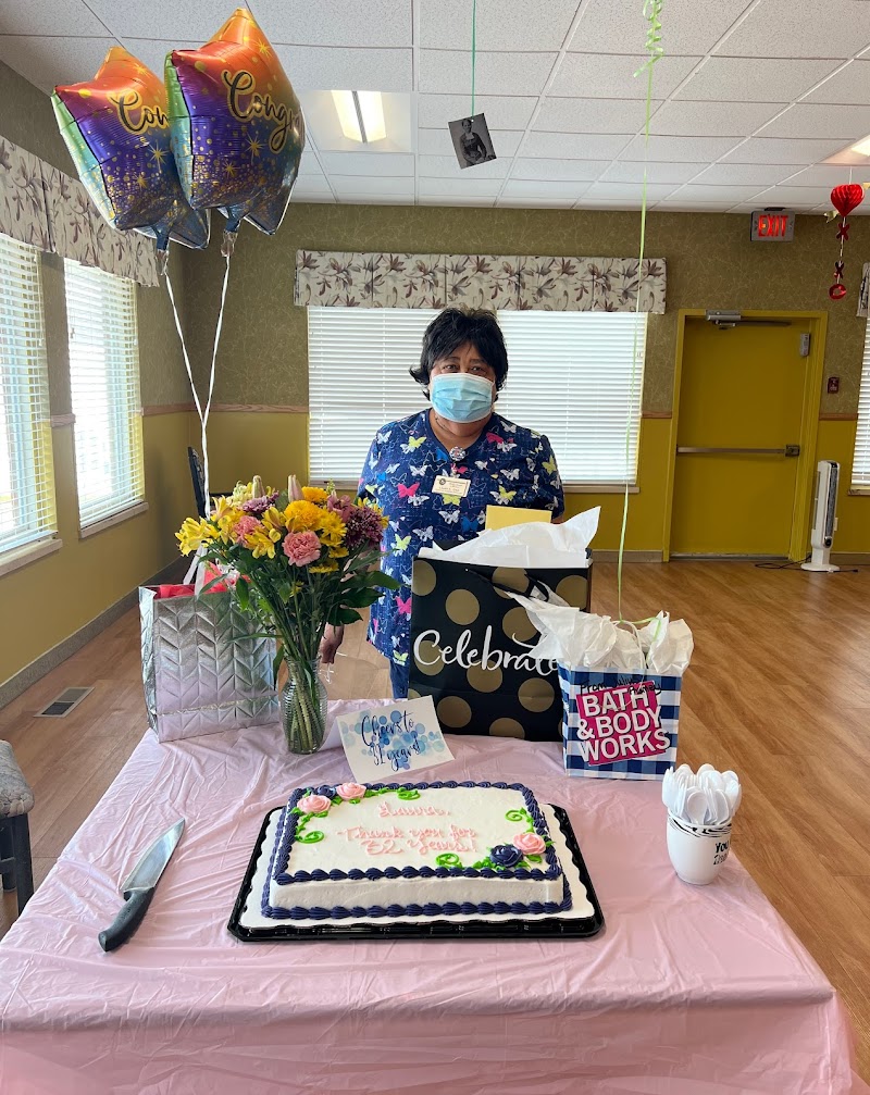 Willowbrook Manor nursing home in Flint, MI - Photo 3 of 5