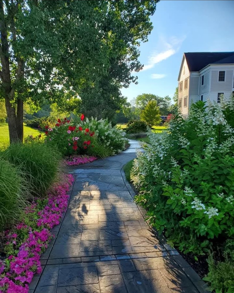 The Orchards at Canterbury on the Lake nursing home in Waterford, MI - Photo 2 of 5