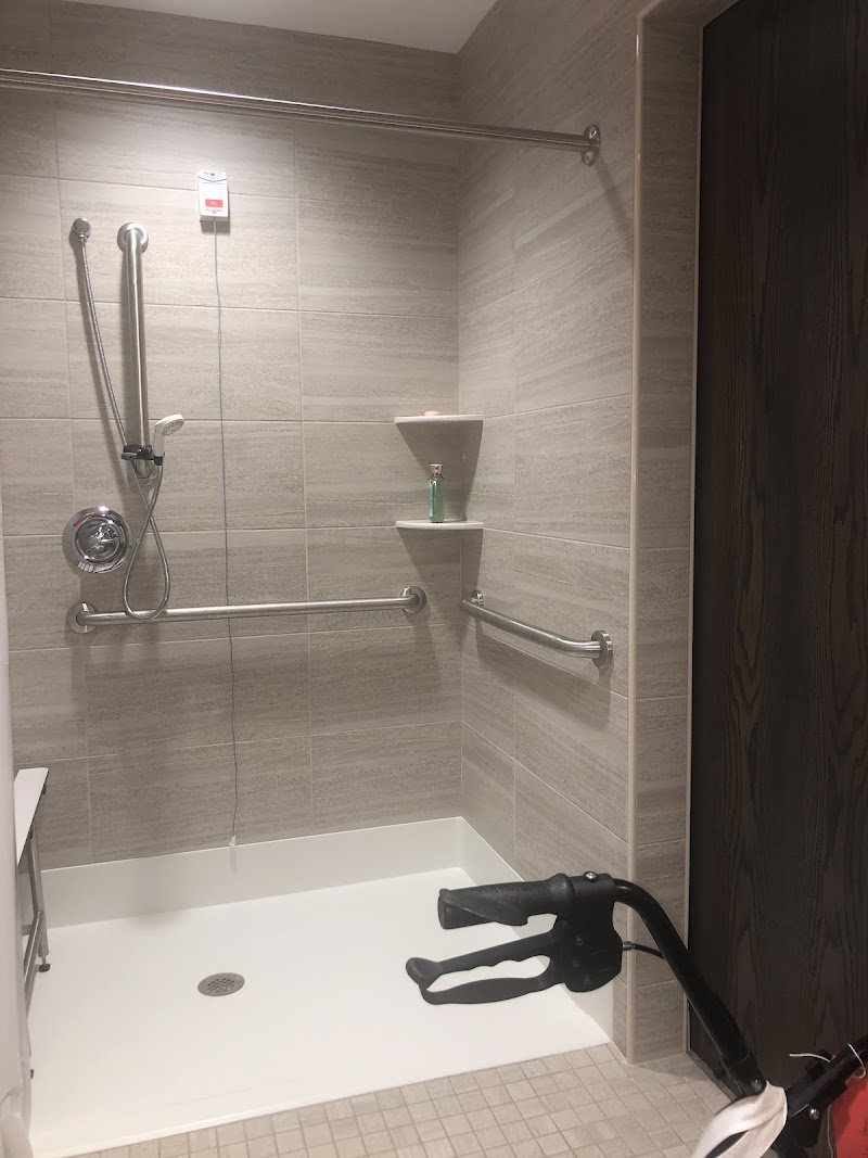 Woodward Hills Health and Rehabilitation Center nursing home in Bloomfield Hills, MI - Photo 4 of 5