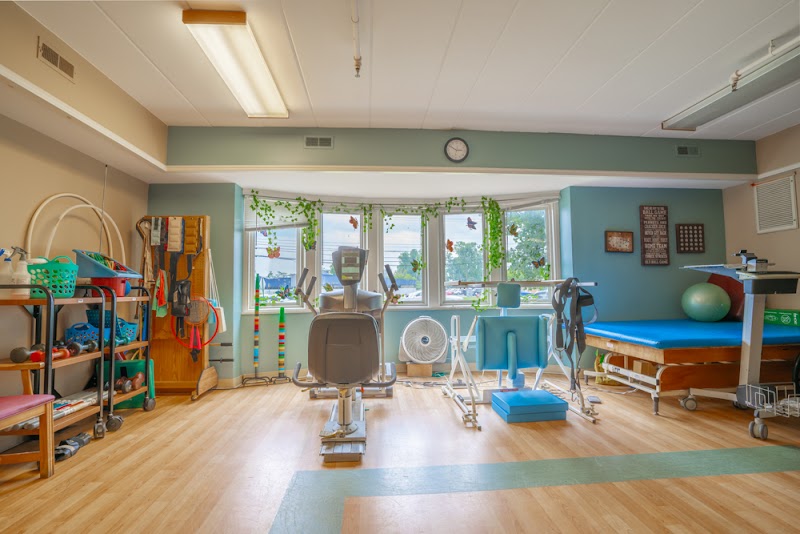 Mission Point Nursing & Physical Rehabilitation Ce nursing home in Beverly Hills, MI - Photo 3 of 5