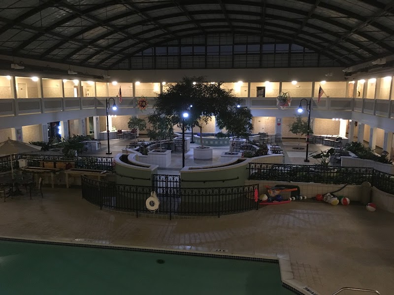 Windemere Park Health and Rehabilitation Center nursing home in Warren, MI - Photo 2 of 10