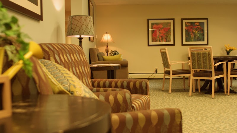 The Estates at Roseville LLC nursing home in ROSEVILLE, MN - Photo 2 of 5