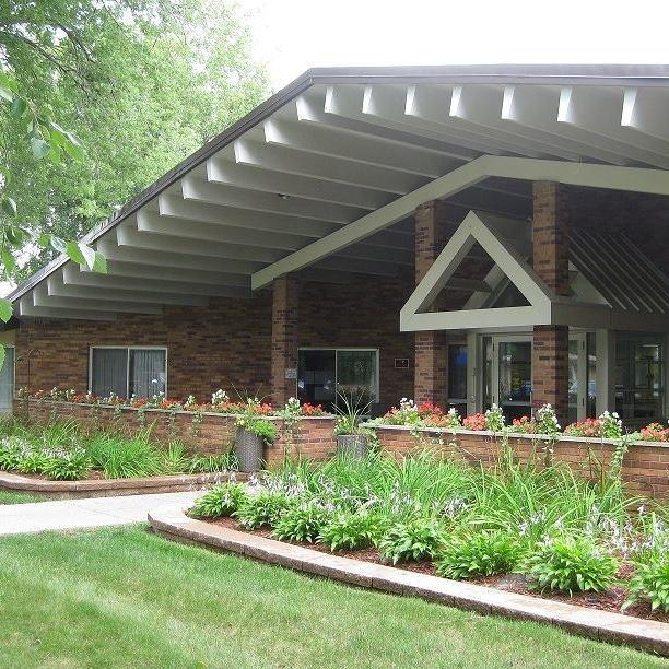 The Estates at Roseville LLC nursing home in ROSEVILLE, MN - Photo 4 of 5