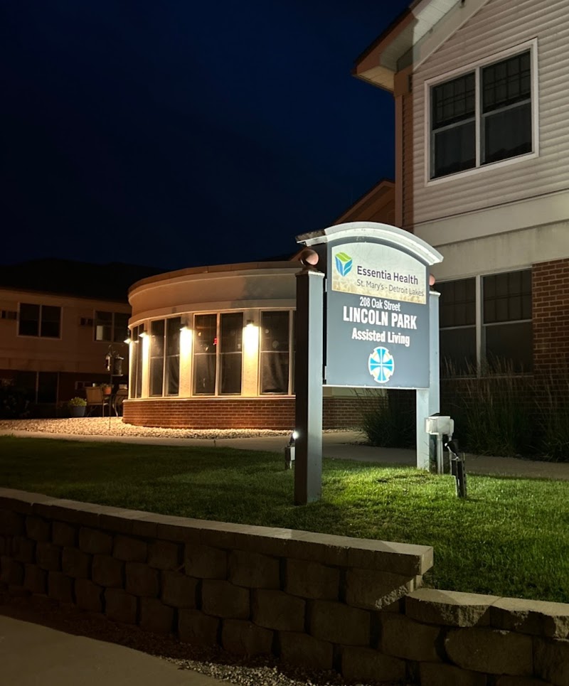 Essentia Health Oak Crossing nursing home in DETROIT LAKES, MN - Photo 2 of 7