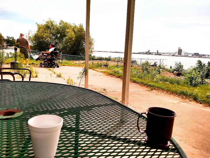 BAYSHORE RESIDENCE AND REHABILITATION CENTER nursing home in DULUTH, MN - Photo 3 of 5