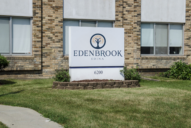 EDENBROOK OF EDINA nursing home in MINNEAPOLIS, MN - Photo 4 of 5