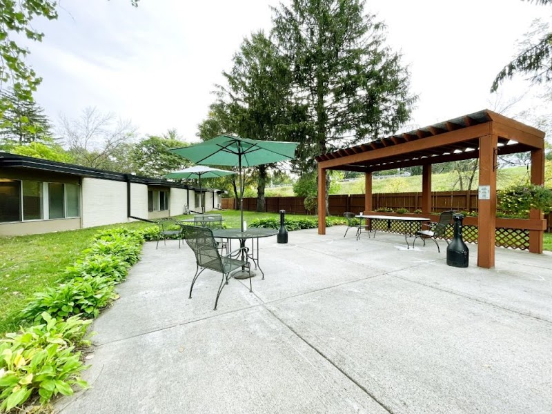 THE VILLAS AT ROSEVILLE nursing home in ROSEVILLE, MN - Photo 3 of 5