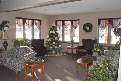 Glenoaks Senior Living Campus nursing home in NEW LONDON, MN - Photo 4 of 5