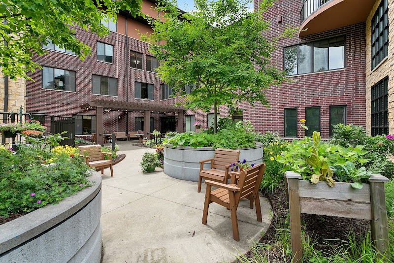 FOLKESTONE nursing home in WAYZATA, MN - Photo 2 of 10