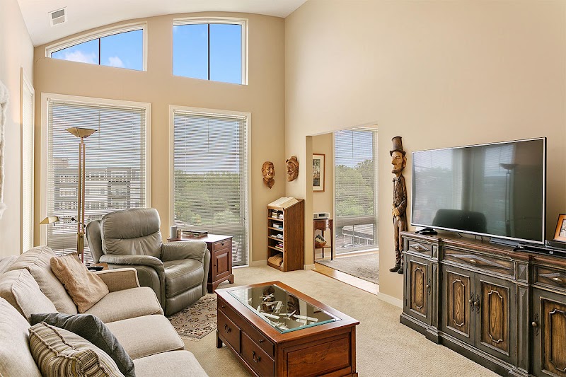 FOLKESTONE nursing home in WAYZATA, MN - Photo 5 of 10