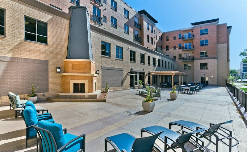 Aurora On France nursing home in EDINA, MN - Photo 4 of 10