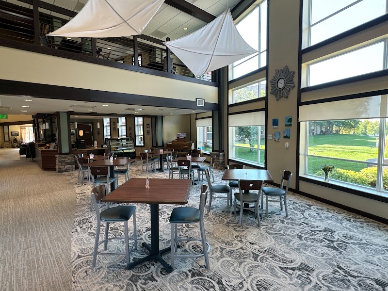 ST JOHNS ON FOUNTAIN LAKE nursing home in ALBERT LEA, MN - Photo 5 of 5