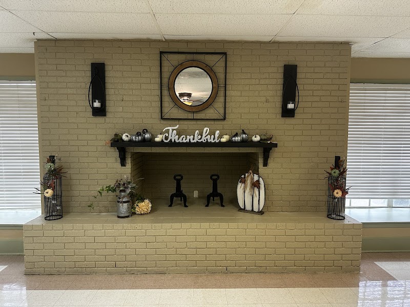 COURTYARD HEALTH AND REHABILITATION nursing home in MCCOMB, MS - Photo 3 of 5