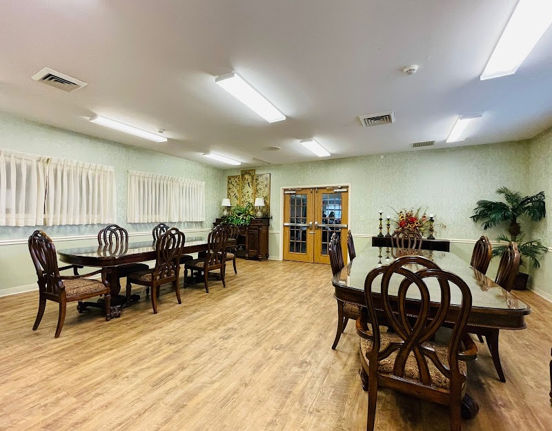 CRYSTAL REHABILITATION AND HEALTHCARE CENTER nursing home in GREENWOOD, MS - Photo 2 of 5