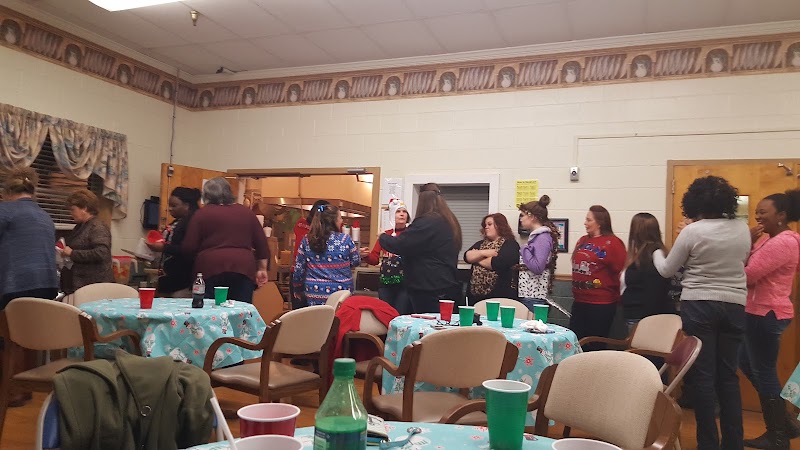 GLEN OAKS NURSING CENTER nursing home in LUCEDALE, MS - Photo 3 of 10