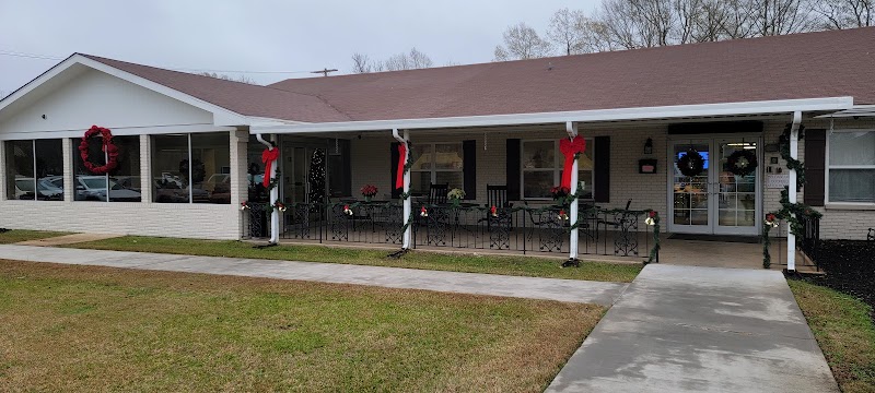 VINEYARD COURT NURSING CENTER nursing home in COLUMBUS, MS - Photo 2 of 5