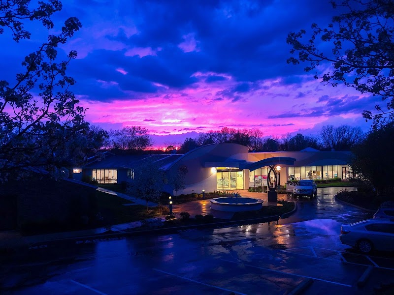 DELMAR GARDENS ON THE GREEN nursing home in CHESTERFIELD, MO - Photo 4 of 5