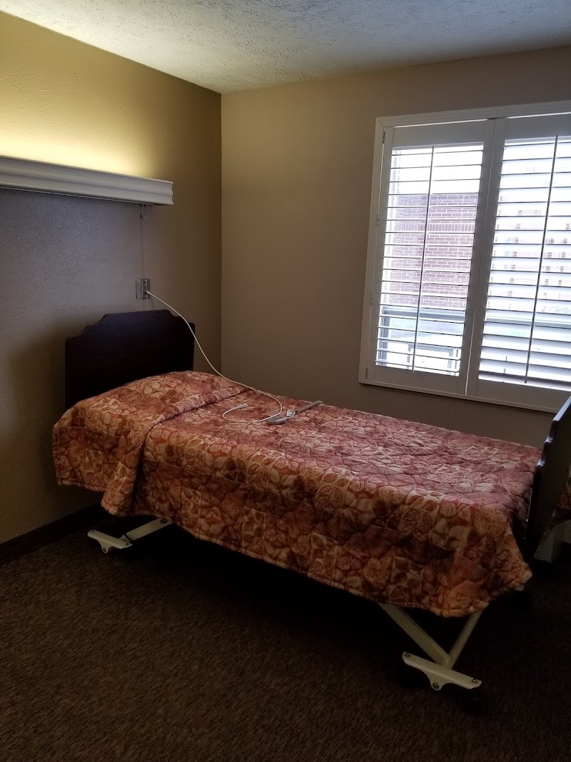 LEWIS & CLARK GARDENS nursing home in SAINT CHARLES, MO - Photo 5 of 5