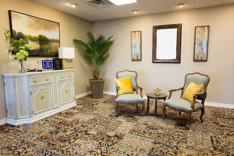 NHC HEALTHCARE, ST CHARLES nursing home in SAINT CHARLES, MO - Photo 2 of 10