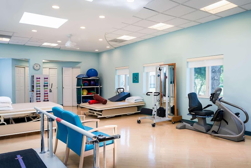 DELMAR GARDENS SOUTH nursing home in SAINT LOUIS, MO - Photo 4 of 10