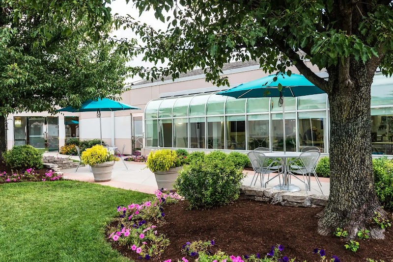 DELMAR GARDENS SOUTH nursing home in SAINT LOUIS, MO - Photo 5 of 10