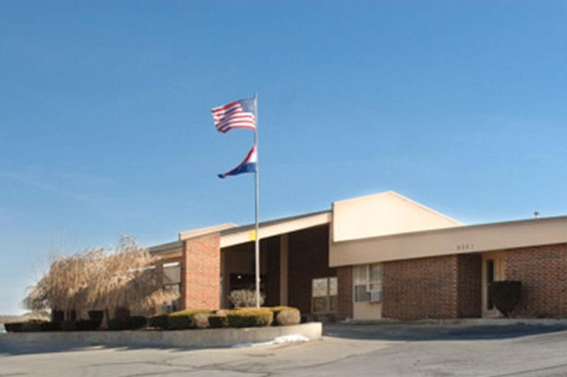 LIFE CARE CENTER OF GRANDVIEW nursing home in GRANDVIEW, MO - Photo 4 of 5