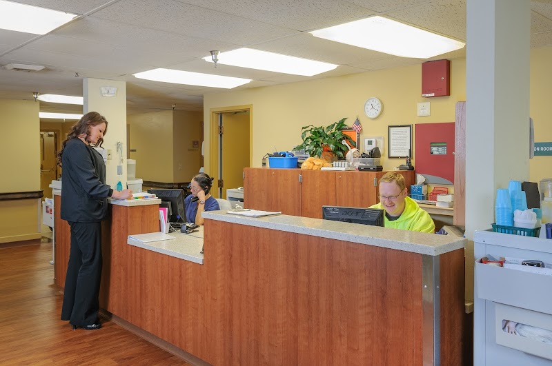 LIFE CARE CENTER OF WAYNESVILLE nursing home in WAYNESVILLE, MO - Photo 3 of 5