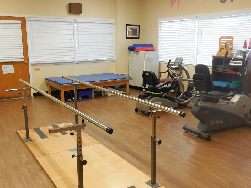 DELHAVEN MANOR nursing home in SAINT LOUIS, MO - Photo 3 of 5