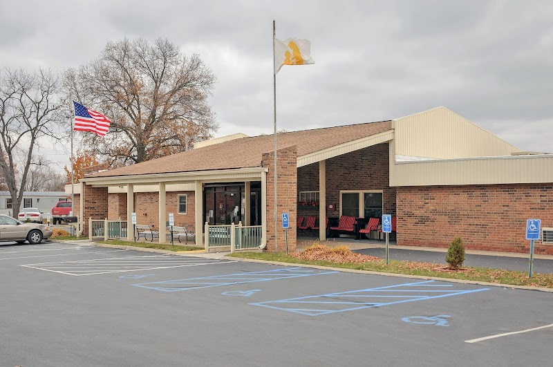 LIFE CARE CENTER OF BROOKFIELD nursing home in BROOKFIELD, MO - Photo 2 of 5
