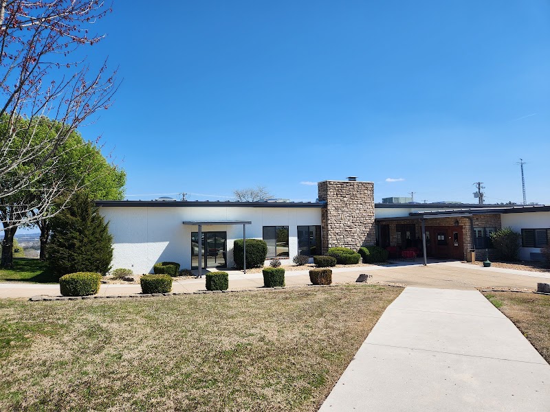 POINT LOOKOUT NURSING & REHAB nursing home in HOLLISTER, MO - Photo 2 of 5