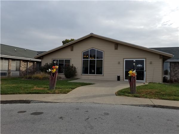 PIN OAKS LIVING CENTER nursing home in MEXICO, MO - Photo 4 of 5