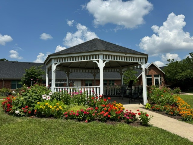 BLUFFS, THE nursing home in COLUMBIA, MO - Photo 2 of 5