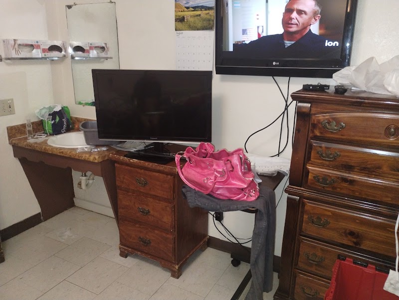 BLUE SPRINGS WELLNESS & REHABILITATION nursing home in BLUE SPRINGS, MO - Photo 3 of 5