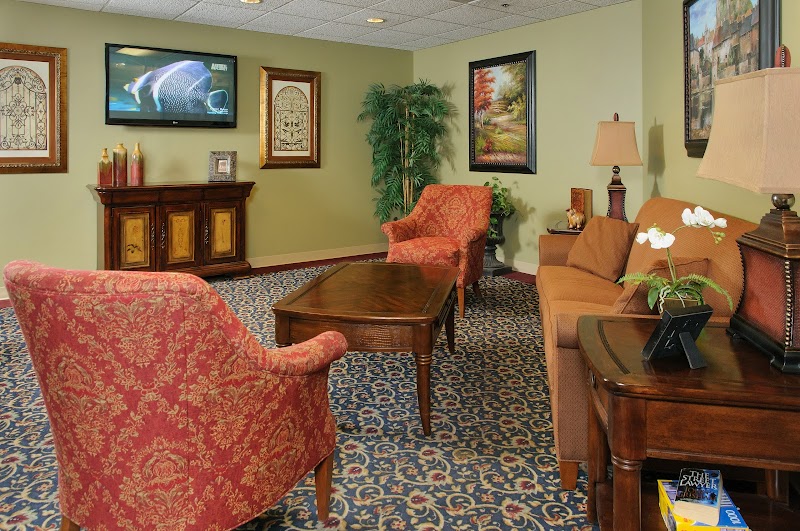 LIFE CARE CENTER OF ST LOUIS nursing home in SAINT LOUIS, MO - Photo 2 of 10
