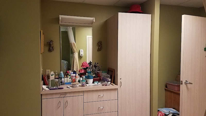 LIFE CARE CENTER OF ST LOUIS nursing home in SAINT LOUIS, MO - Photo 5 of 10