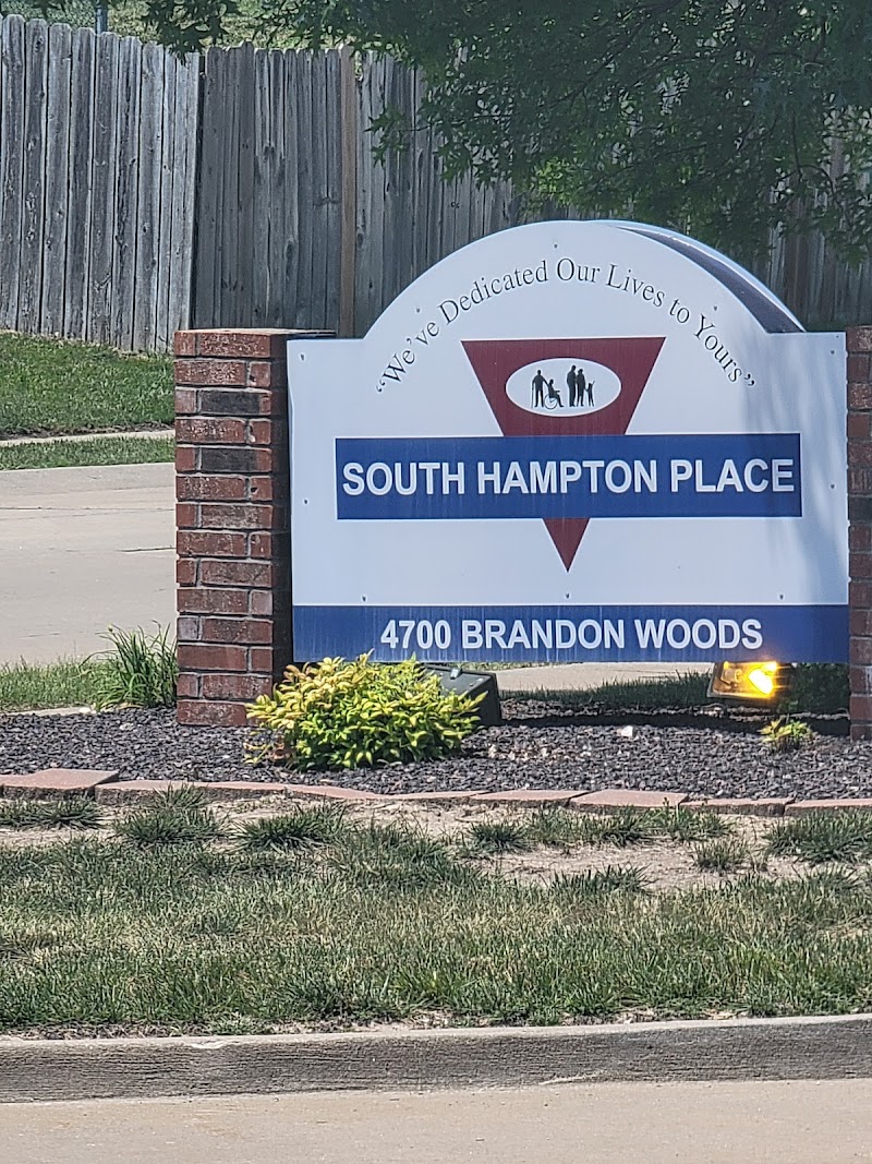 SOUTH HAMPTON PLACE nursing home in COLUMBIA, MO - Photo 2 of 4