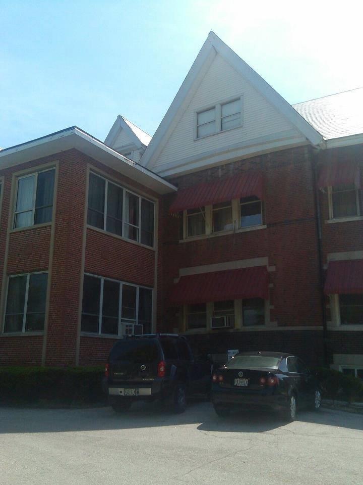 CARRIE ELLIGSON GIETNER HEALTH CARE CENTER nursing home in SAINT LOUIS, MO - Photo 4 of 5