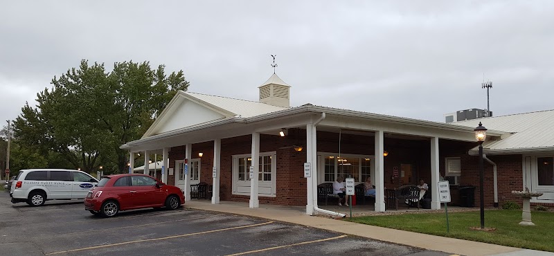 PLEASANT VALLEY MANOR CARE CENTER nursing home in LIBERTY, MO - Photo 2 of 10