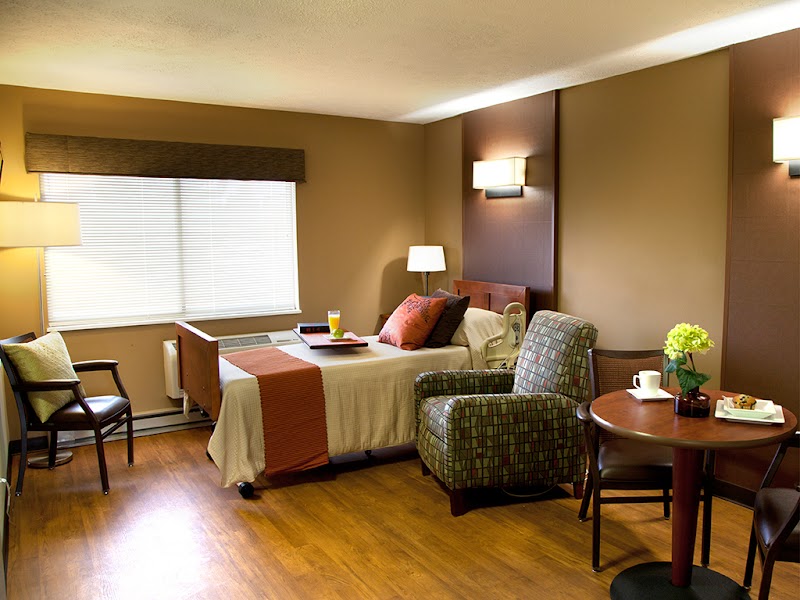 BLUEBIRD WELLNESS AND REHABILITATION nursing home in SAINT LOUIS, MO - Photo 4 of 5