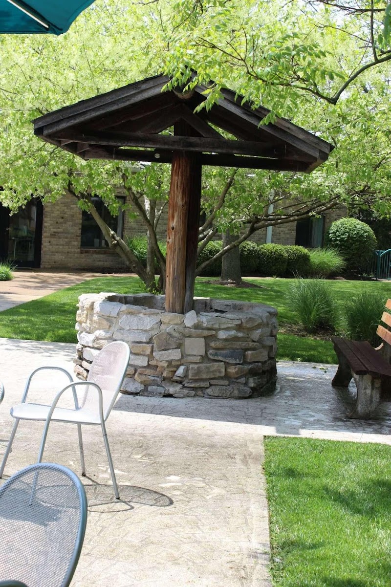 DELMAR GARDENS OF MERAMEC VALLEY nursing home in FENTON, MO - Photo 5 of 10