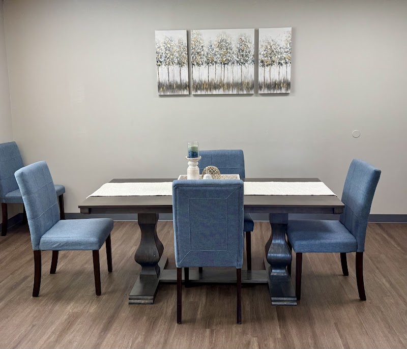 CREVE COEUR MANOR nursing home in SAINT LOUIS, MO - Photo 2 of 5