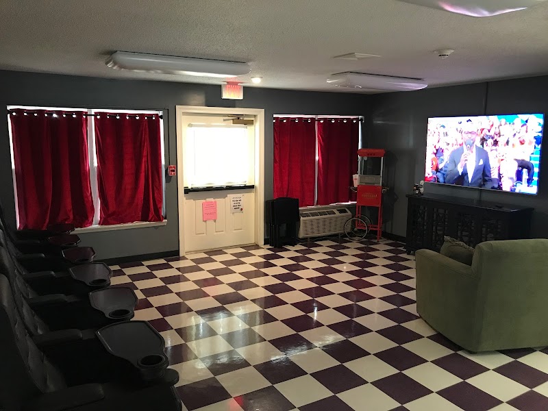 OAKRIDGE OF PLATTSBURG nursing home in PLATTSBURG, MO - Photo 4 of 5