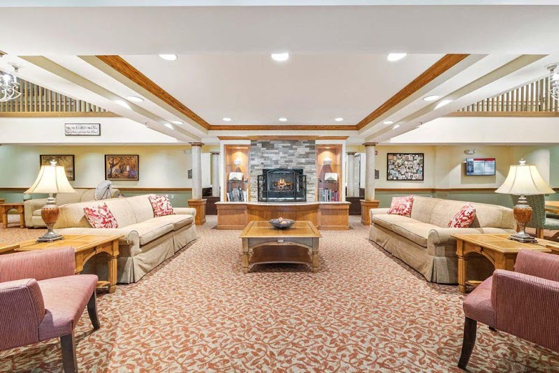 LUTHERAN SENIOR SERVICES AT BREEZE PARK nursing home in SAINT CHARLES, MO - Photo 4 of 5