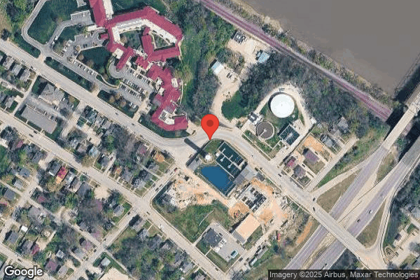 HEISINGER BLUFFS REHAB AND HEALTHCARE CENTER nursing home in JEFFERSON CITY, MO - Photo 1 of 10